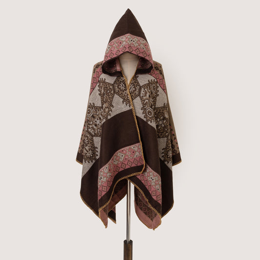 Cape à capuche bohème – Chaleur et élégance artisanale