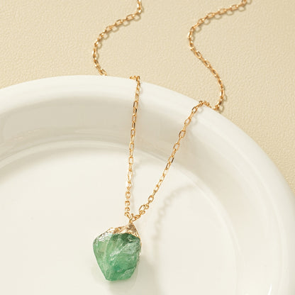 Collier et son pendentif en cristal