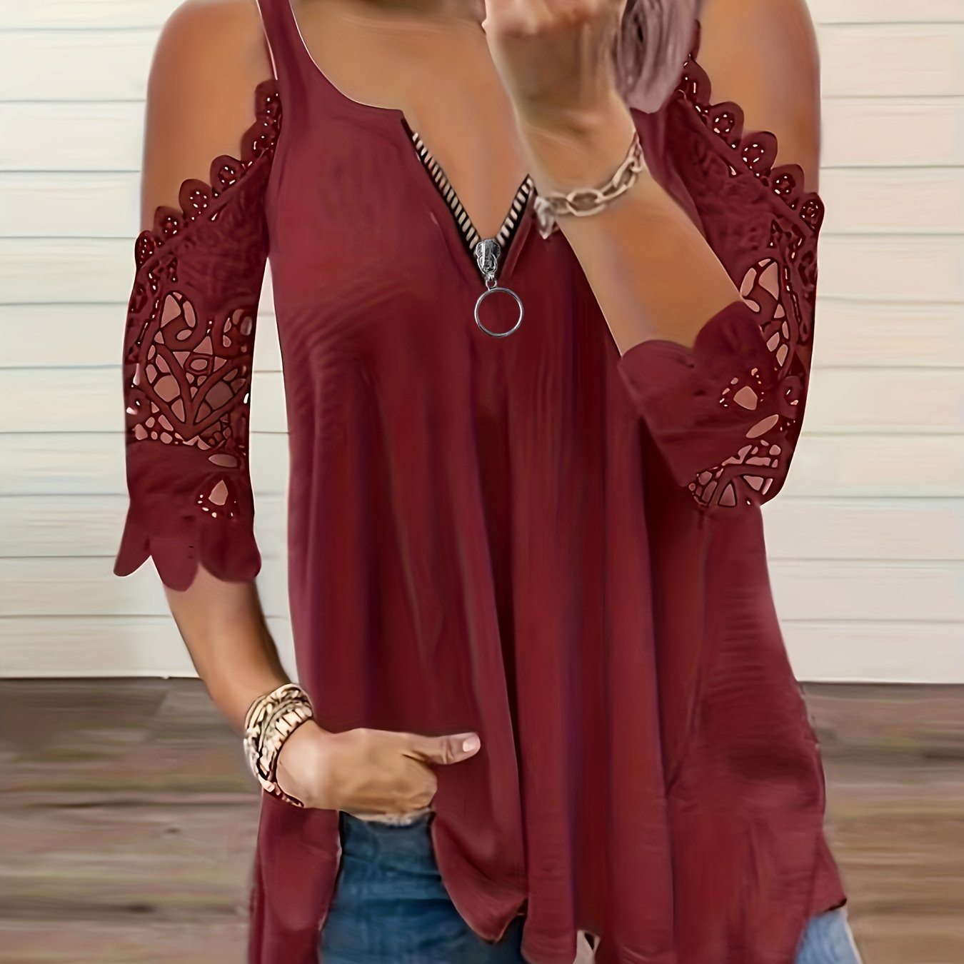 Haut à épaules dénudées et dentelle – style chic et féminin