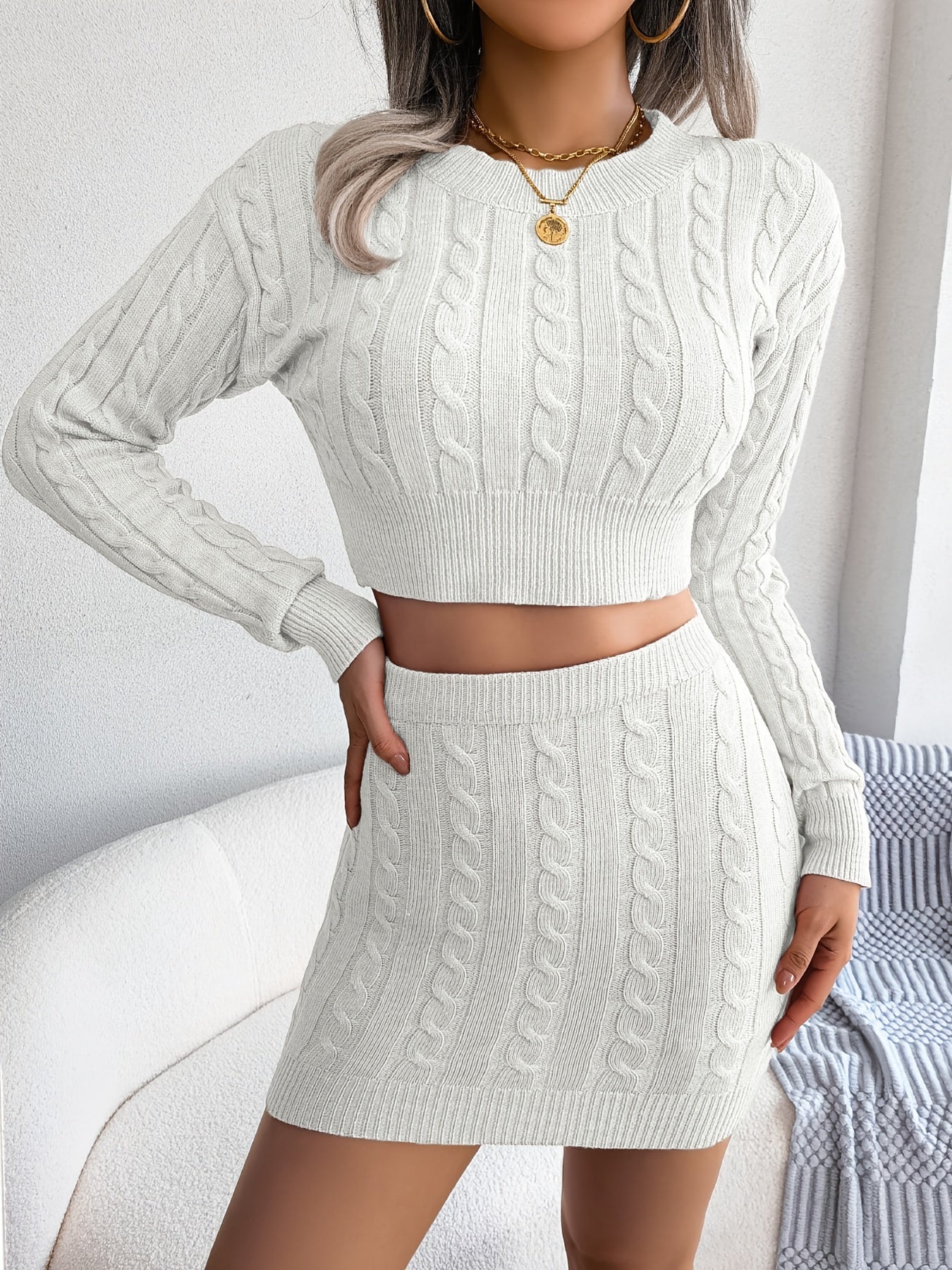 Ensemble pull et jupe en tricot