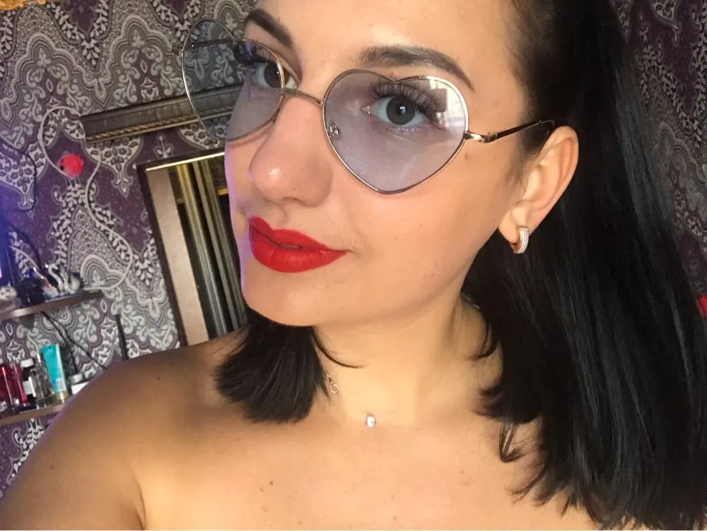 Lunettes de soleil en forme de cœur