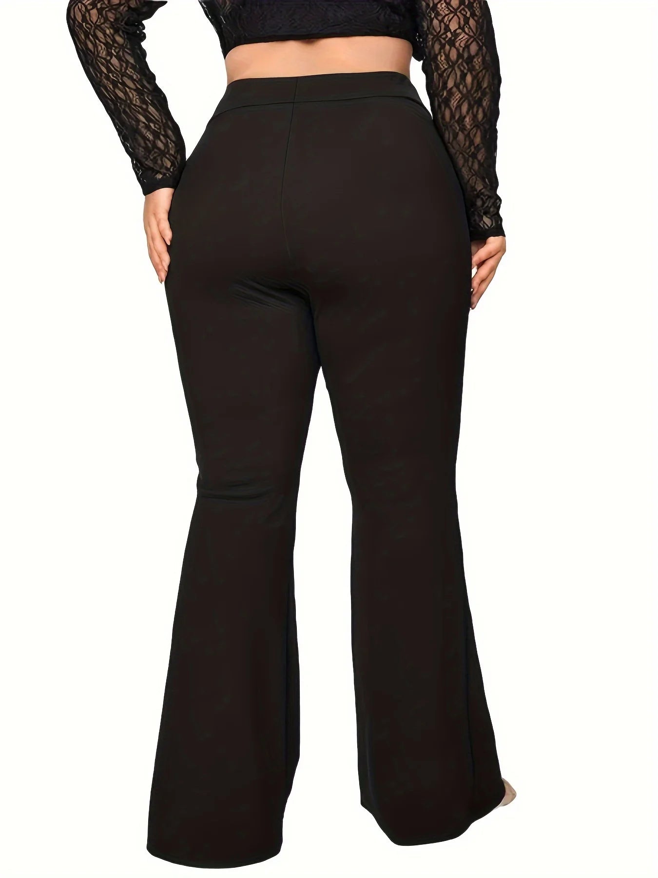 Détail plis pantalon évasé femme élégant
