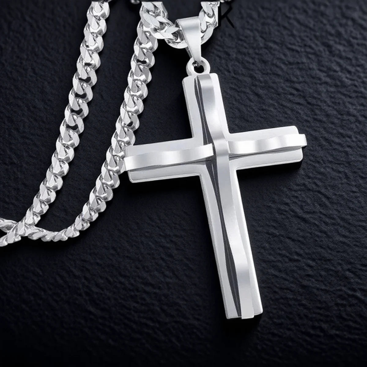 Collier pendentif croix pour hommes