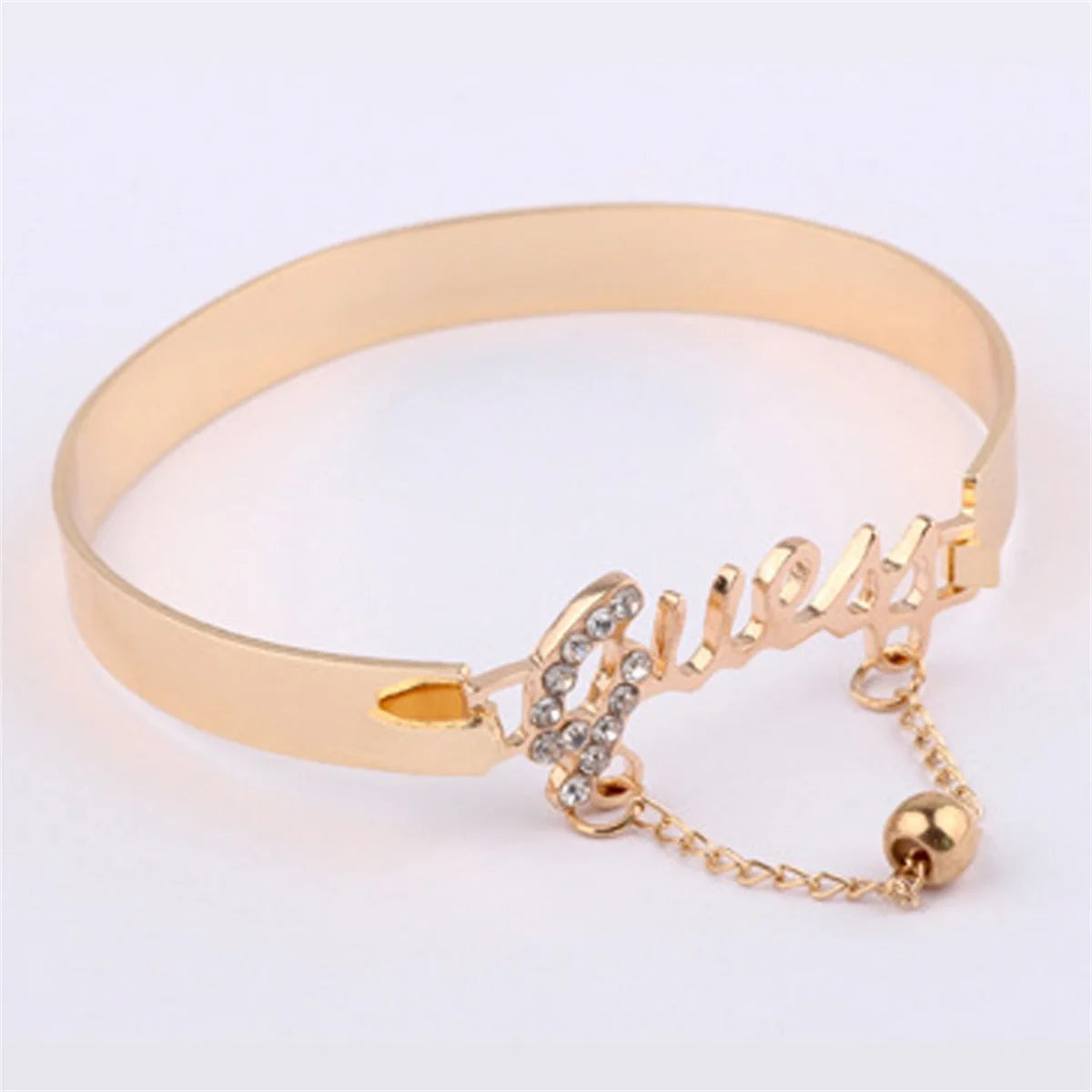 Bracelet en métal avec lettre pour femme