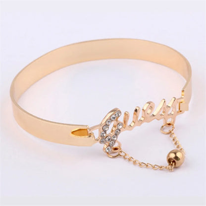 Bracelet en métal avec lettre pour femme