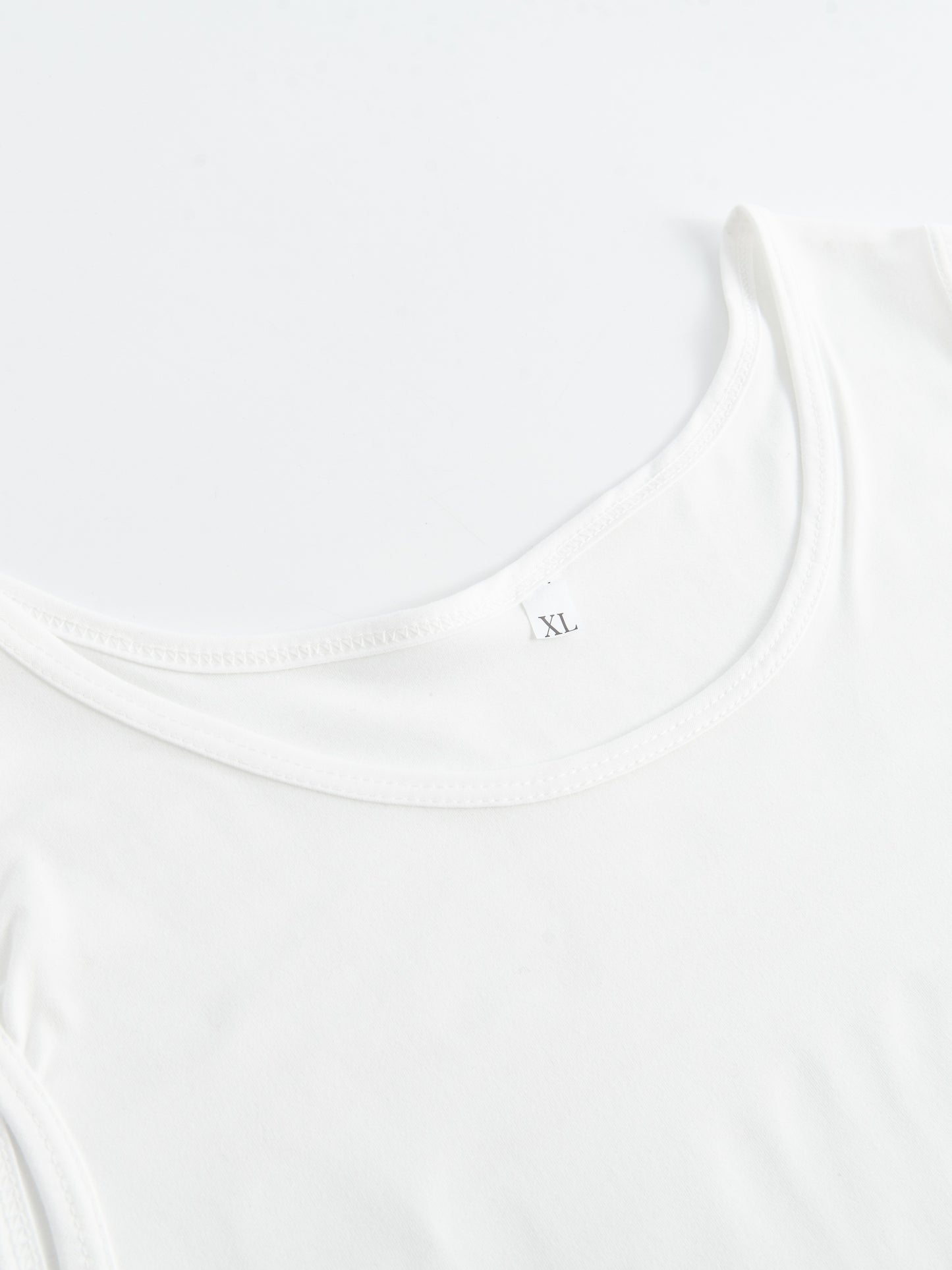 Débardeur basique – L’indispensable du dressing