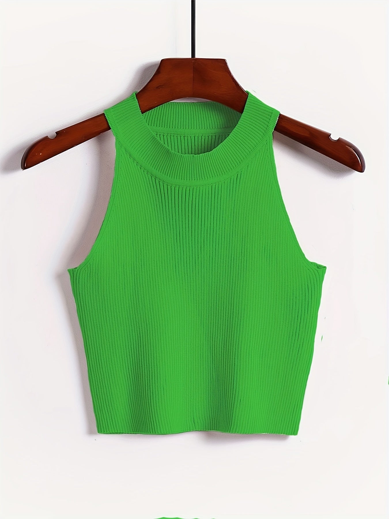 Top côtelé noir à col montant – Élégance intemporelle